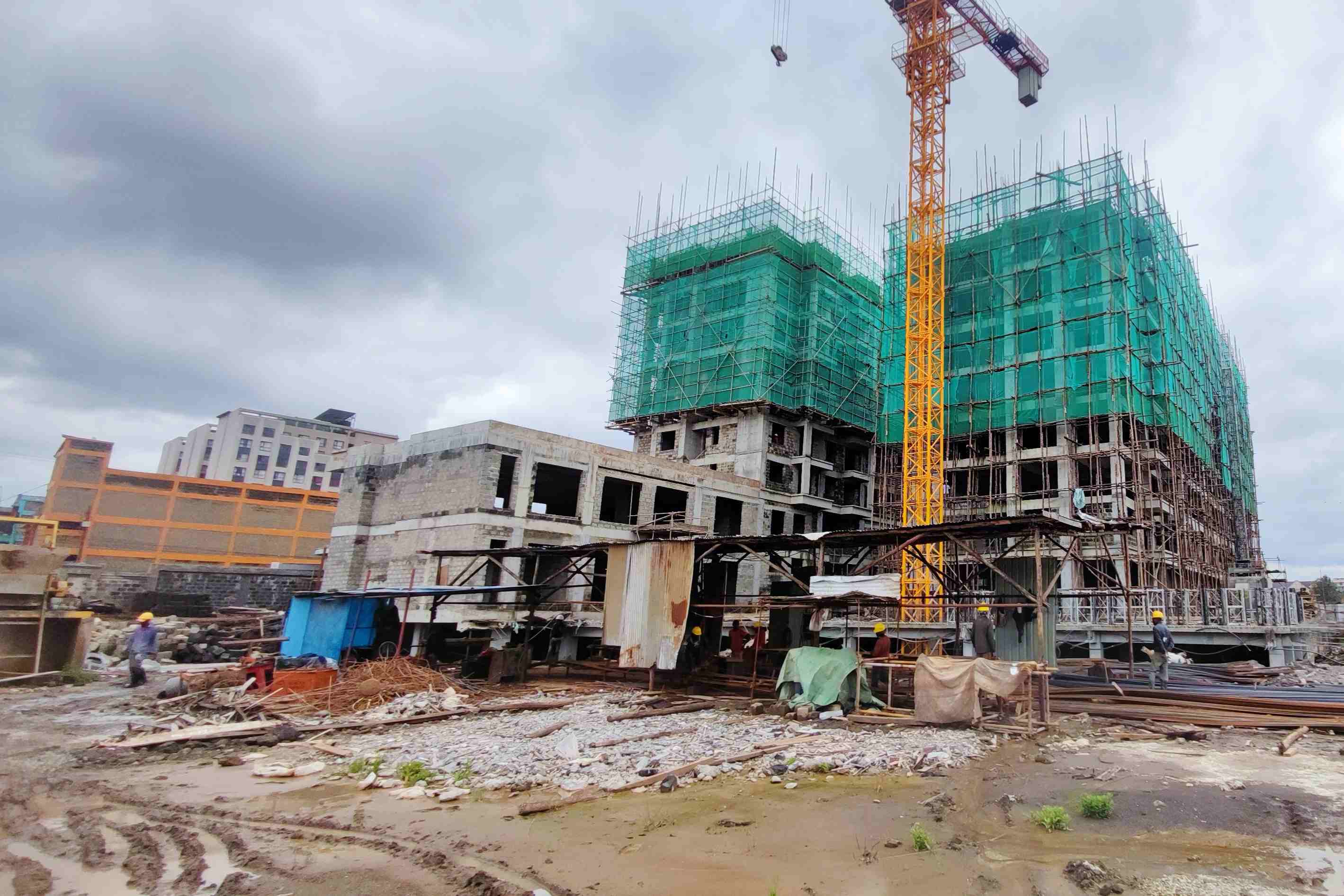圖1：由中瑀建發(fā)集團承建的肯尼亞WANYEE路5.2英畝項目施工現(xiàn)場.jpg